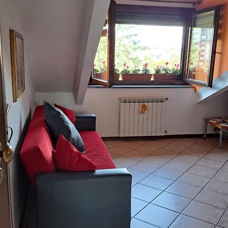 Casa Paola - Stazione 400 Mt - Free Wifi Apartment Arcore Luaran gambar