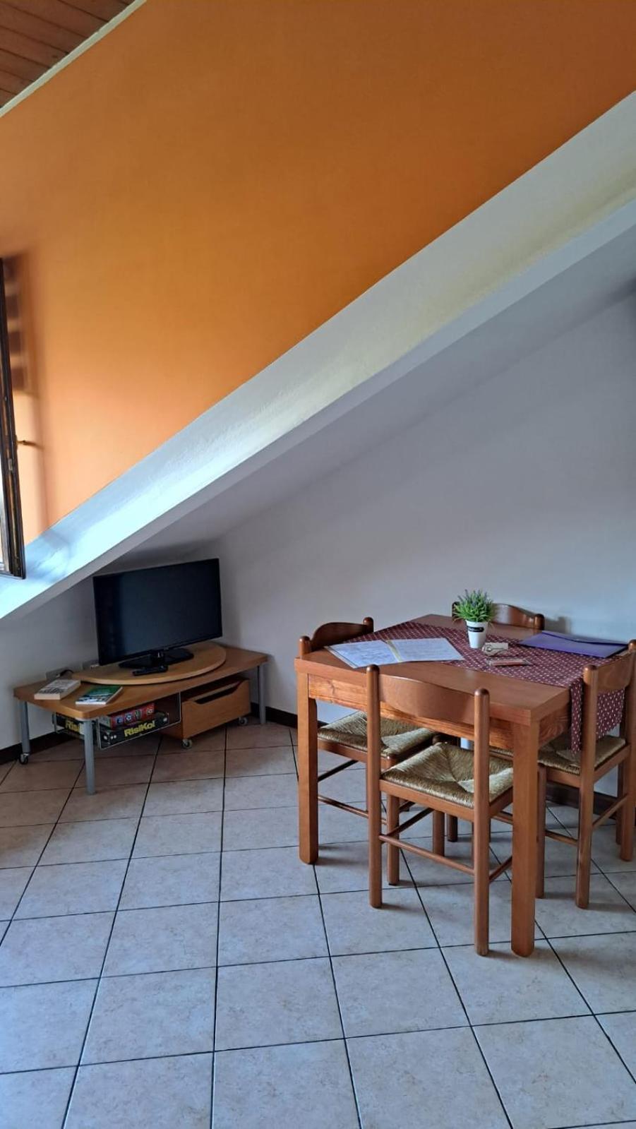Casa Paola - Stazione 400 Mt - Free Wifi Apartment Arcore Luaran gambar