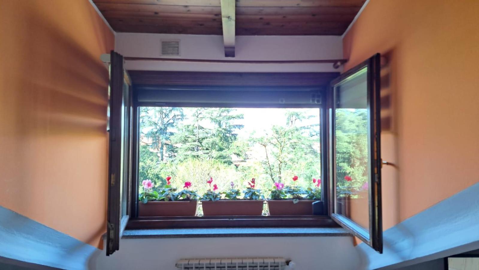 Casa Paola - Stazione 400 Mt - Free Wifi Apartment Arcore Luaran gambar