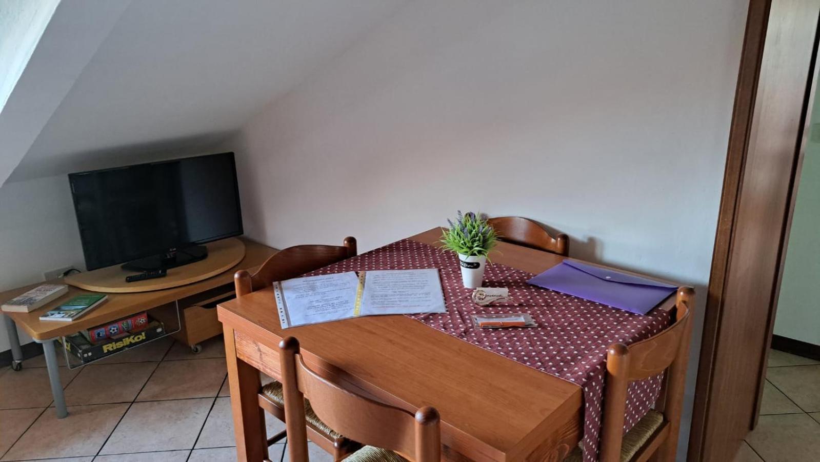 Casa Paola - Stazione 400 Mt - Free Wifi Apartment Arcore Luaran gambar