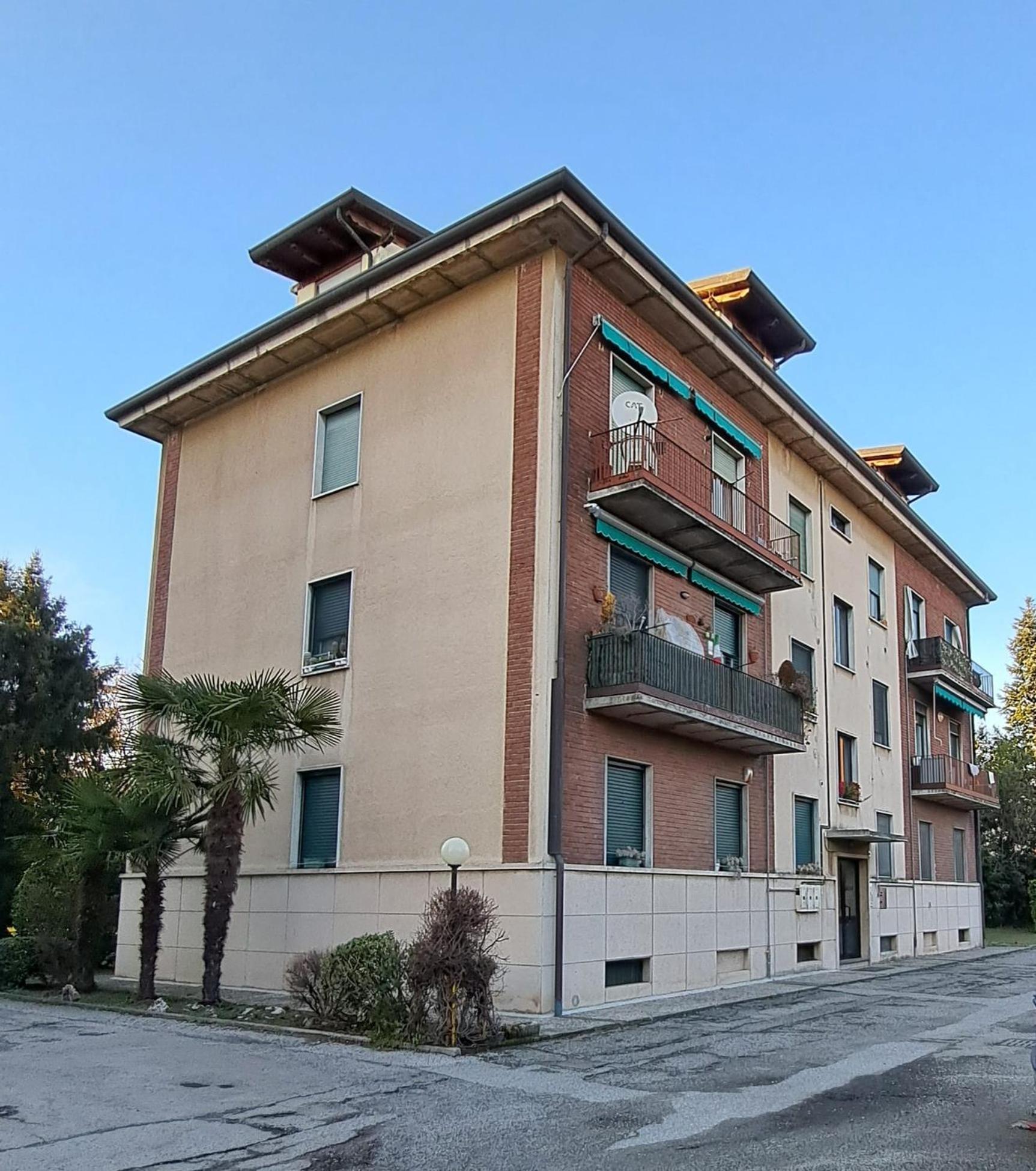 Casa Paola - Stazione 400 Mt - Free Wifi Apartment Arcore Luaran gambar
